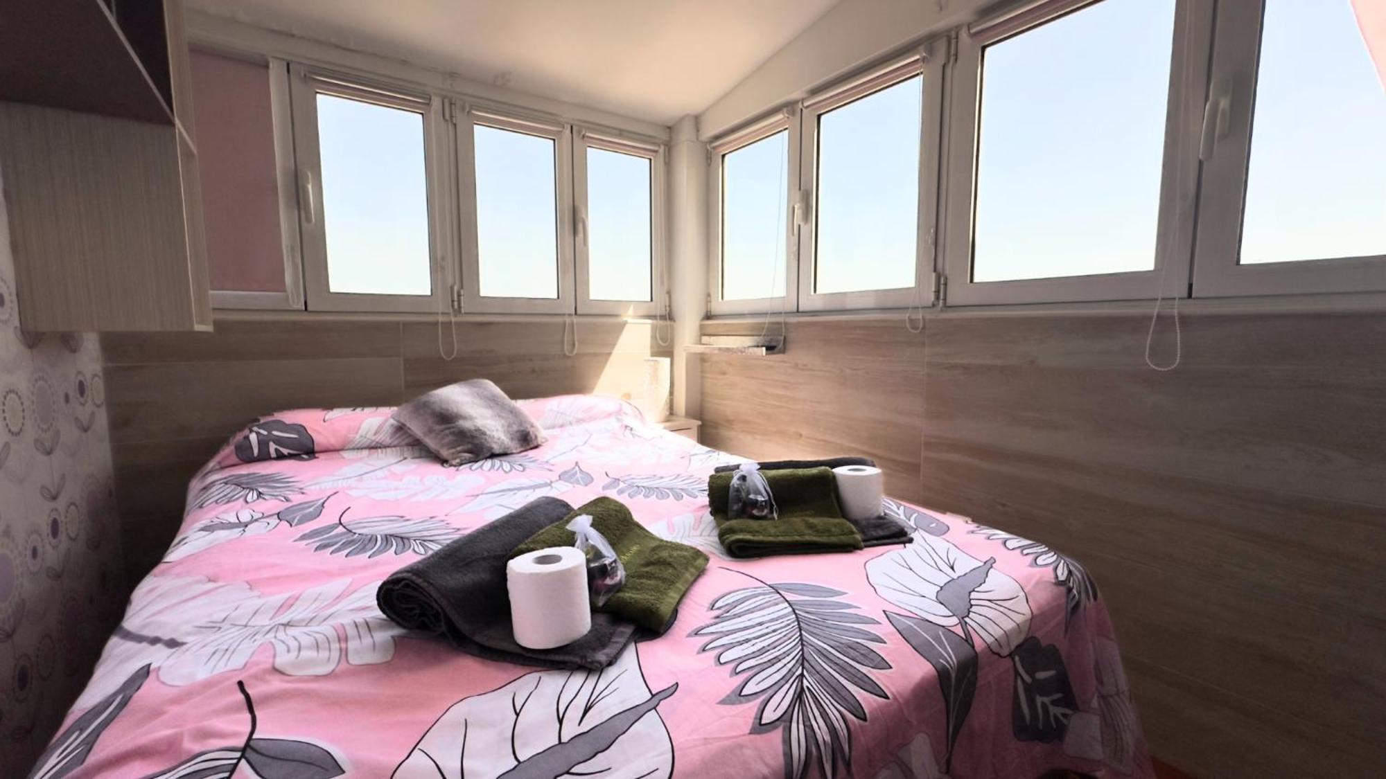 Апартаменты Atico A 50M Del Mar. Parking Gratis. A/C Кампелло Экстерьер фото