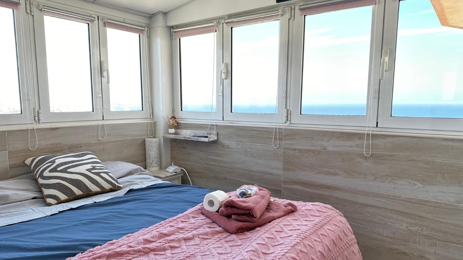 Апартаменты Atico A 50M Del Mar. Parking Gratis. A/C Кампелло Экстерьер фото